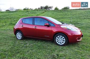 Хетчбек Nissan Leaf 2013 в 