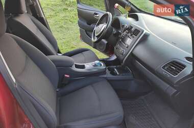 Хетчбек Nissan Leaf 2013 в 
