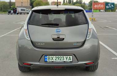 Хетчбек Nissan Leaf 2013 в 