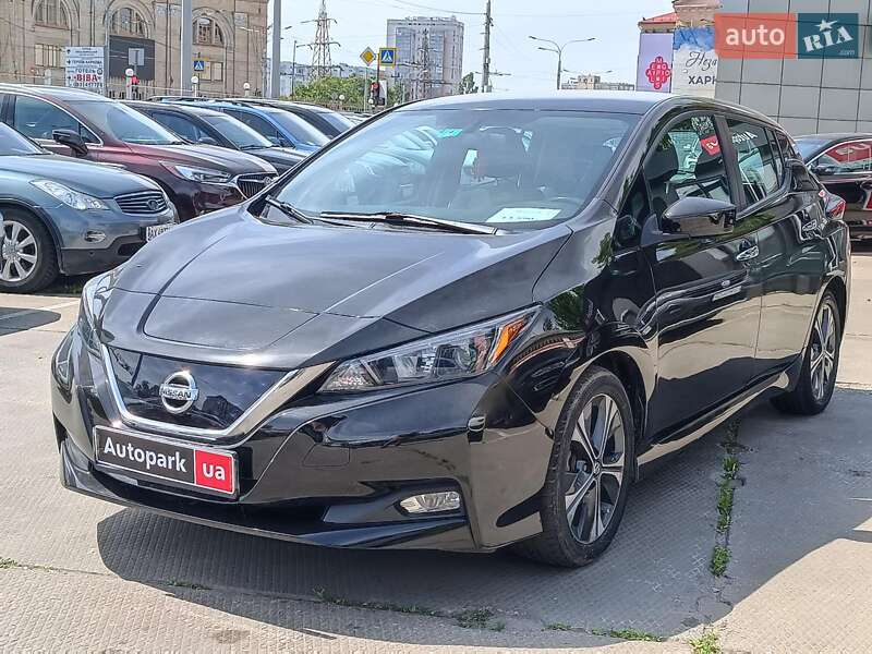 Хэтчбек Nissan Leaf 2019 в 
