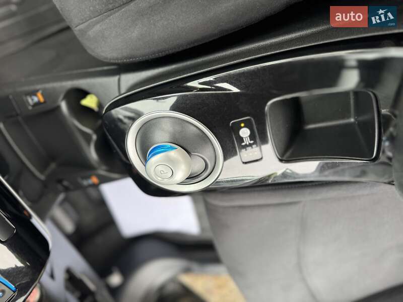 Хетчбек Nissan Leaf 2015 в Трускавці