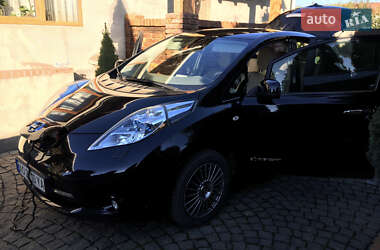 Хэтчбек Nissan Leaf 2012 в 