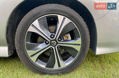 Хетчбек Nissan Leaf 2020 в 