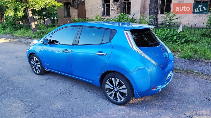 Хэтчбек Nissan Leaf 2014 в Каменском