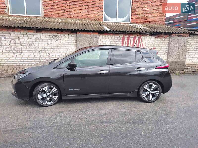 Хэтчбек Nissan Leaf 2018 в Звягеле