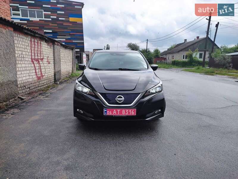 Хэтчбек Nissan Leaf 2018 в Звягеле
