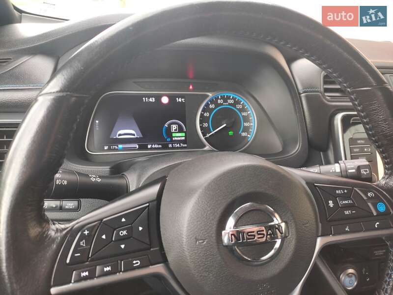 Хэтчбек Nissan Leaf 2018 в Звягеле