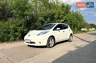Хэтчбек Nissan Leaf 2011 в 