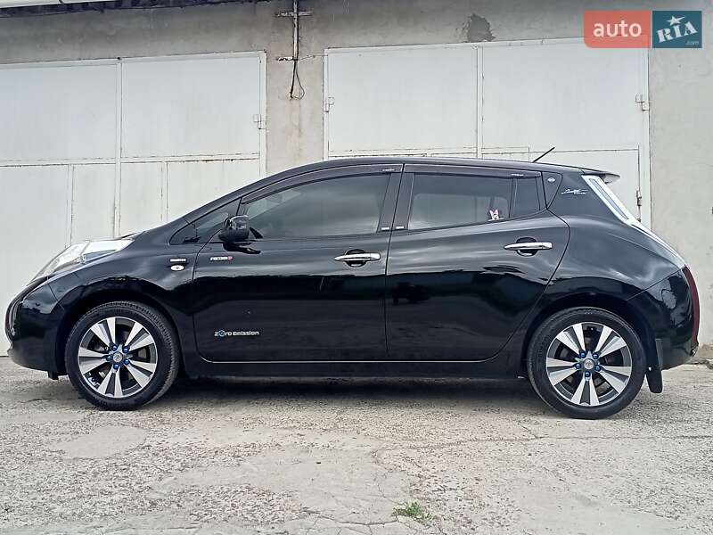 Хэтчбек Nissan Leaf 2016 в Одессе