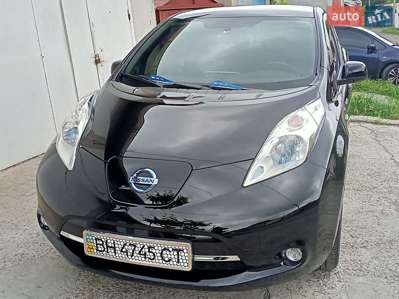 Хэтчбек Nissan Leaf 2016 в Одессе