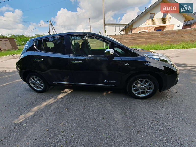 Хетчбек Nissan Leaf 2014 в Горі