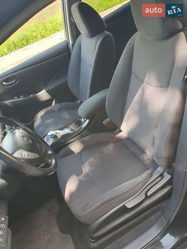 Хетчбек Nissan Leaf 2014 в Горі