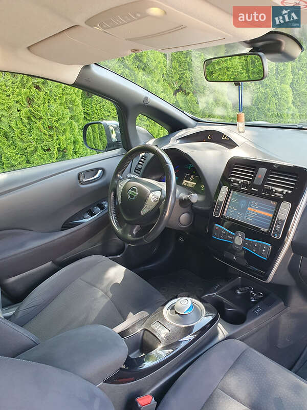 Хетчбек Nissan Leaf 2014 в Горі