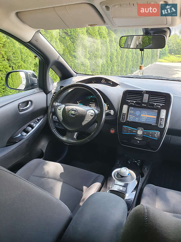Хетчбек Nissan Leaf 2014 в Горі
