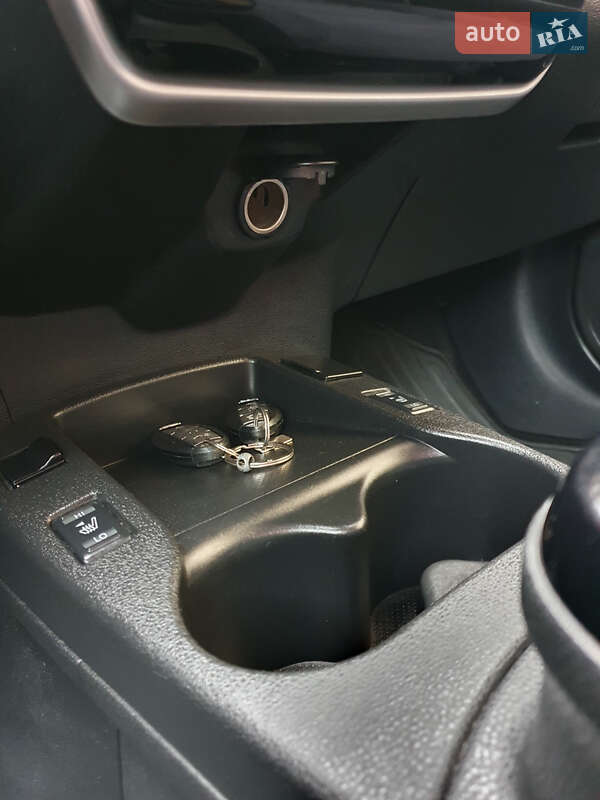 Хетчбек Nissan Leaf 2014 в Горі