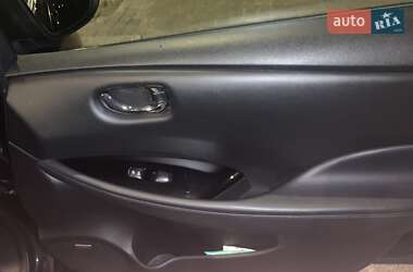Хэтчбек Nissan Leaf 2018 в 