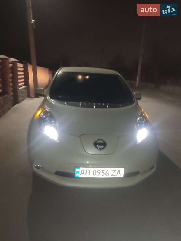 Хетчбек Nissan Leaf 2013 в Вінниці