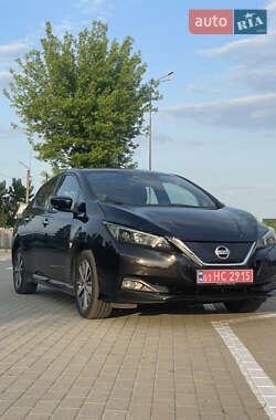 Хэтчбек Nissan Leaf 2021 в 