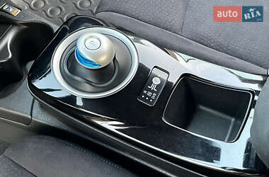 Хэтчбек Nissan Leaf 2014 в 