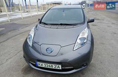 Хэтчбек Nissan Leaf 2014 в 