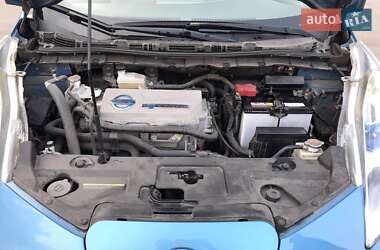 Хетчбек Nissan Leaf 2011 в 