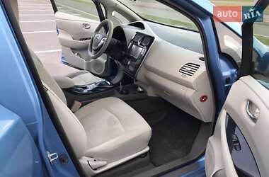 Хетчбек Nissan Leaf 2011 в 