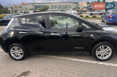 Хэтчбек Nissan Leaf 2012 в 