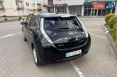 Хэтчбек Nissan Leaf 2012 в 