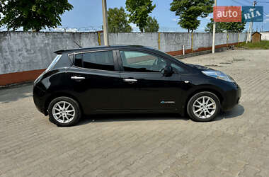 Хэтчбек Nissan Leaf 2015 в 