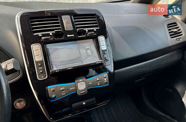 Хэтчбек Nissan Leaf 2015 в 