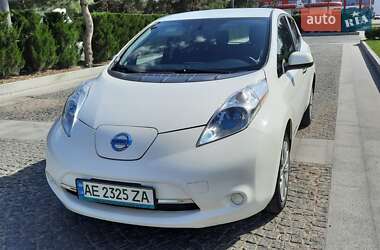 Хетчбек Nissan Leaf 2013 в Дніпрі