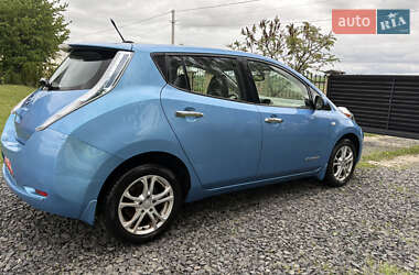 Хэтчбек Nissan Leaf 2012 в 