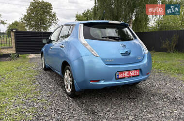 Хэтчбек Nissan Leaf 2012 в 