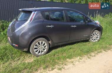 Хэтчбек Nissan Leaf 2013 в 