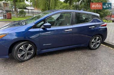 Хэтчбек Nissan Leaf 2018 в 