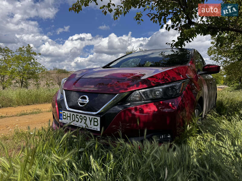 Хетчбек Nissan Leaf 2021 в Одесі