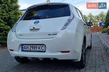 Хэтчбек Nissan Leaf 2015 в 