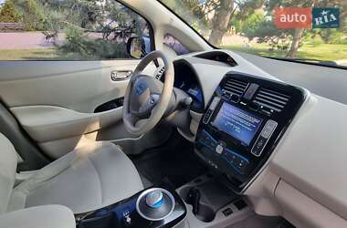 Хэтчбек Nissan Leaf 2015 в 