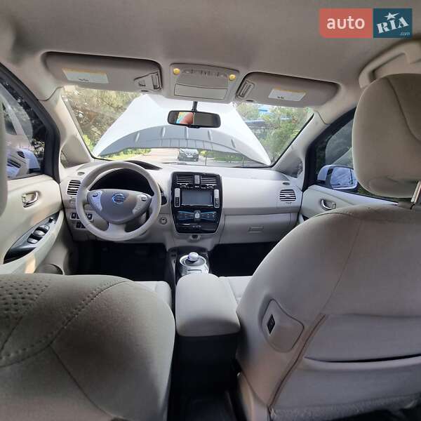 Хетчбек Nissan Leaf 2015 в Кам'янському