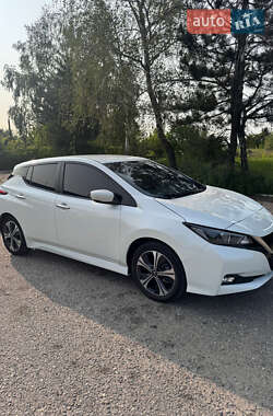 Хетчбек Nissan Leaf 2021 в 