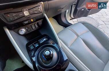 Хэтчбек Nissan Leaf 2018 в 