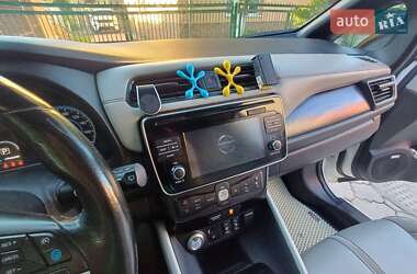 Хэтчбек Nissan Leaf 2018 в 