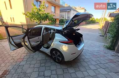 Хэтчбек Nissan Leaf 2018 в 