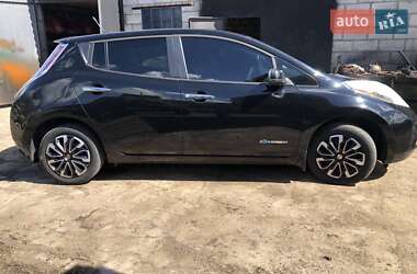 Хэтчбек Nissan Leaf 2014 в 