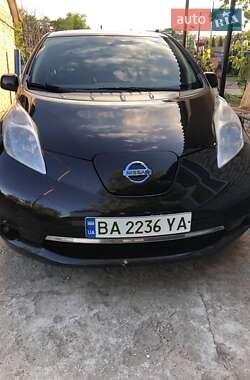 Хэтчбек Nissan Leaf 2014 в 