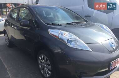 Хэтчбек Nissan Leaf 2013 в 