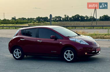 Хэтчбек Nissan Leaf 2014 в 