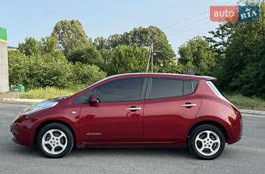 Хэтчбек Nissan Leaf 2014 в 