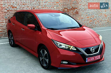 Хетчбек Nissan Leaf 2020 в 