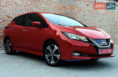 Хетчбек Nissan Leaf 2020 в 